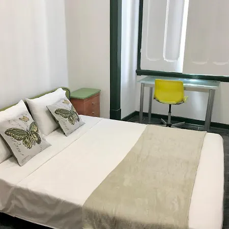 Sublime Olive Bedroom Homestay *